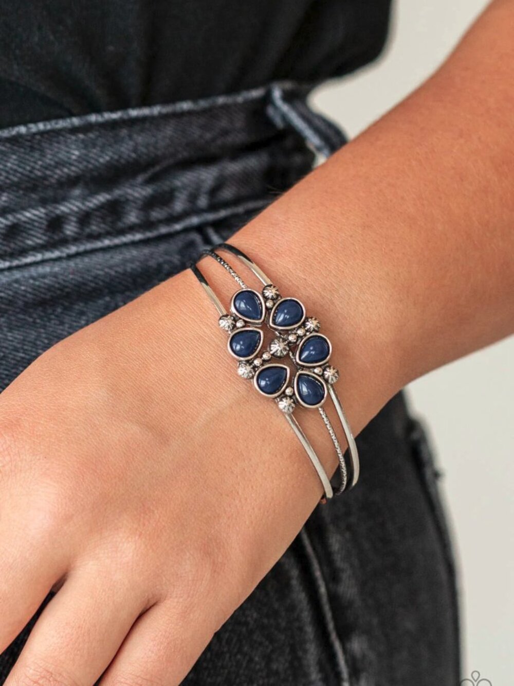 Paparazzi Jewelry Accessories - Taj Mahal Meadow - Blue Bracelet - Vintage